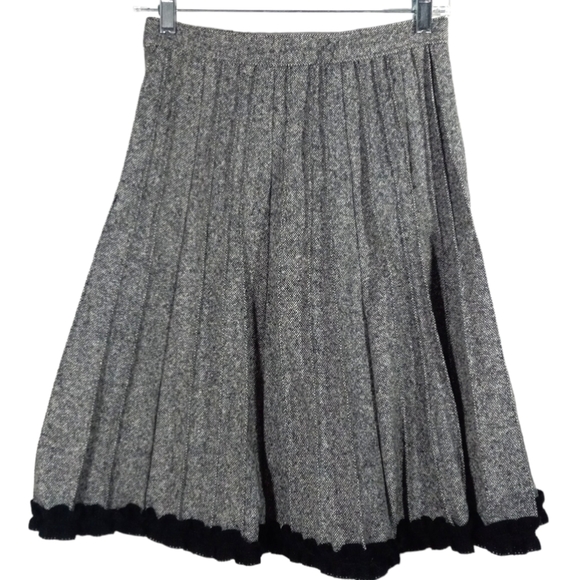 Vera Style Gray & Black Pleated lined Skirt SZ Small - Picture 1 of 10
